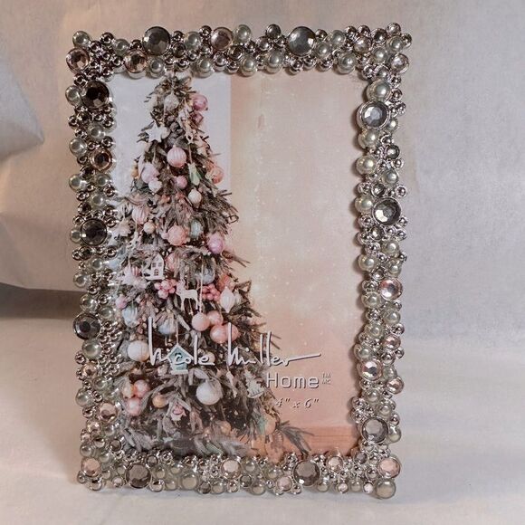 STUNNING NEW Nicole Miller NY 4”x6” Pearl and rhinestone Embed Brass Photo Frame - Picture 1 of 5